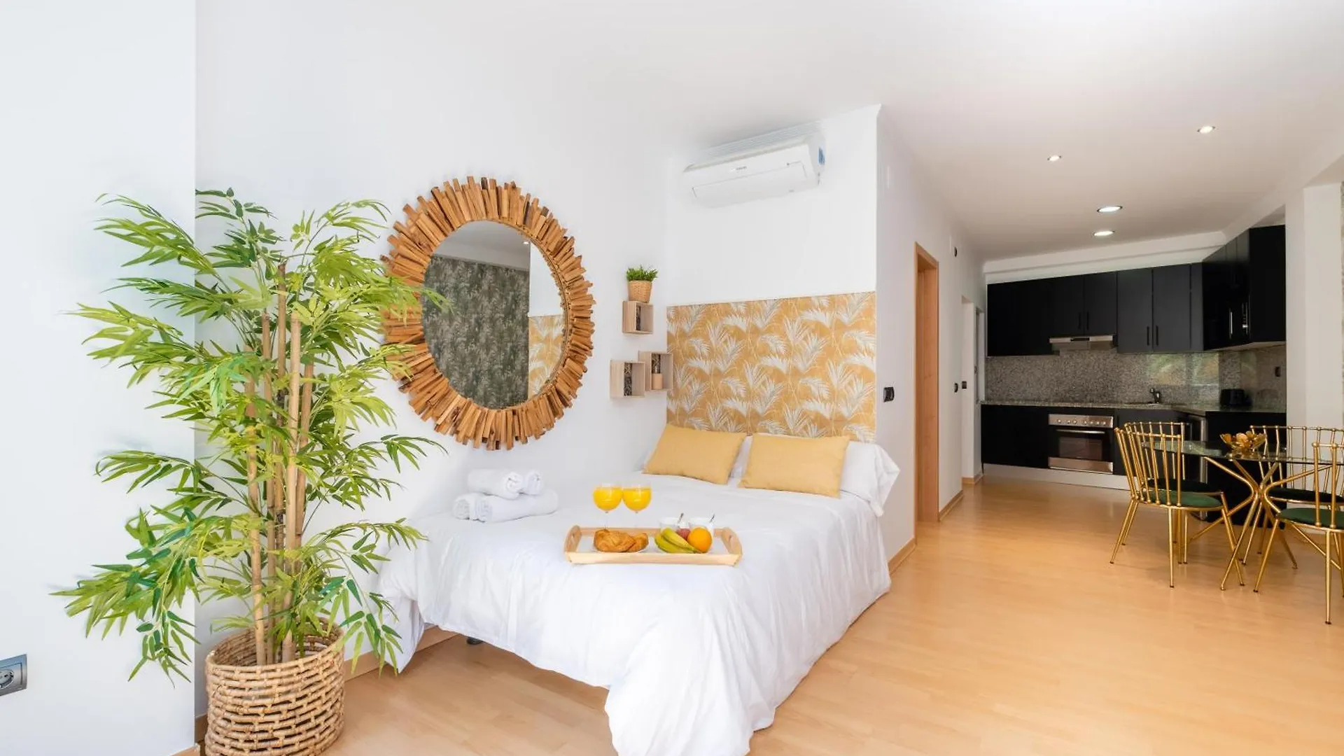 Top2Stay Thyssen Malaga Apartment