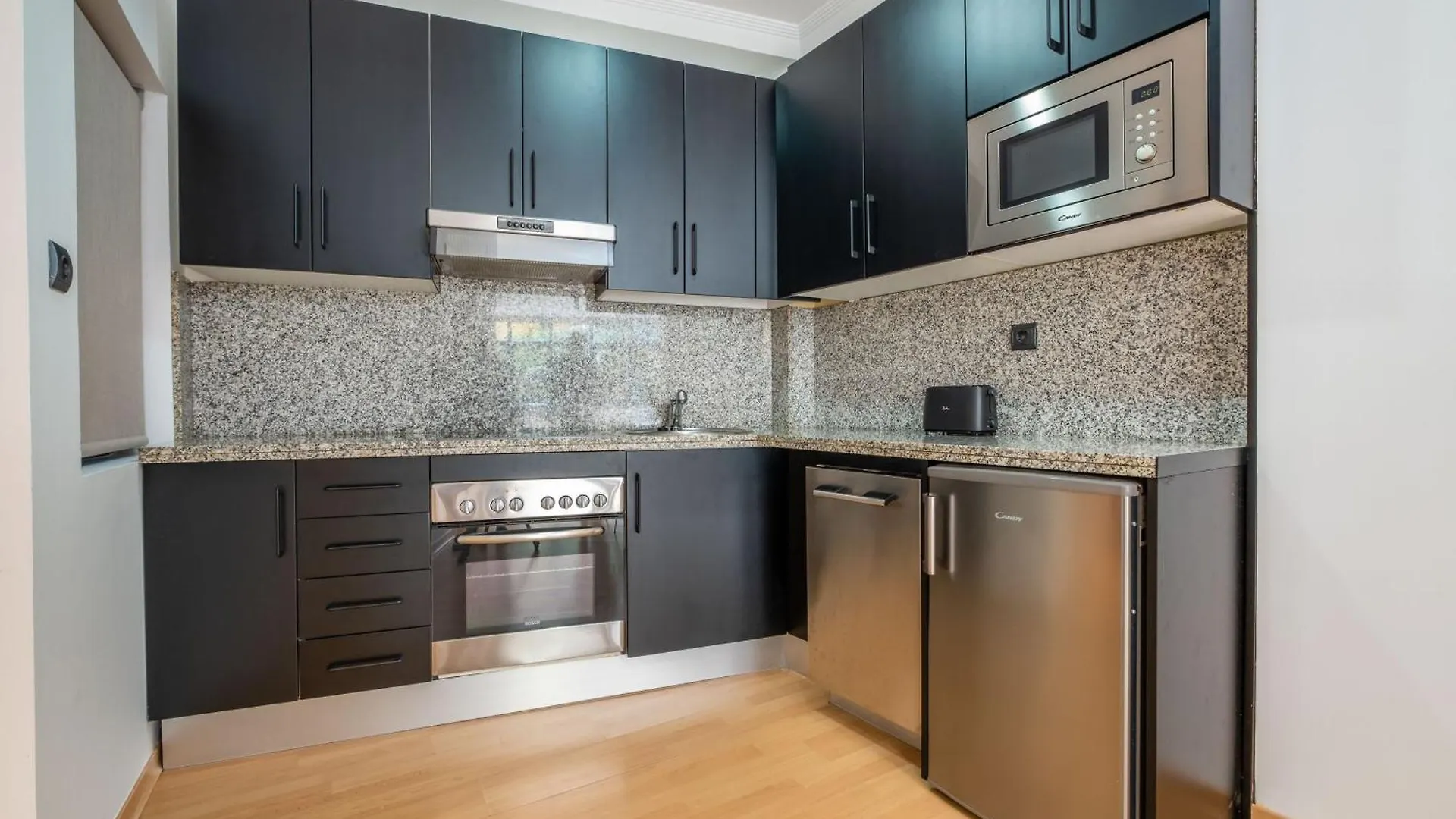 Top2Stay Thyssen Malaga Apartment