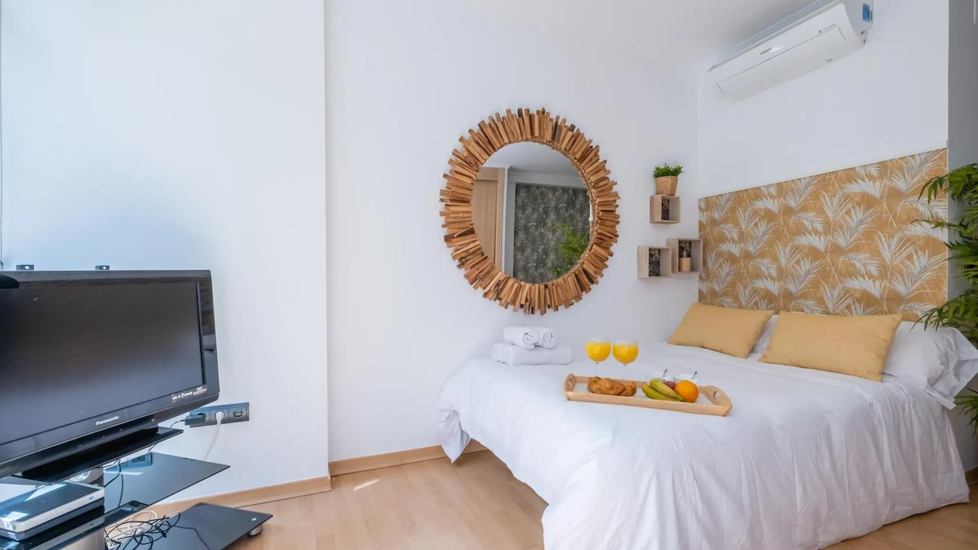 Top2Stay Thyssen Malaga Apartment
